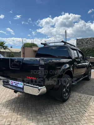 Nissan Navara 2008 Black