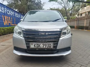 Toyota Noah 2.0 AWD (7 Seater) 2015 Silver