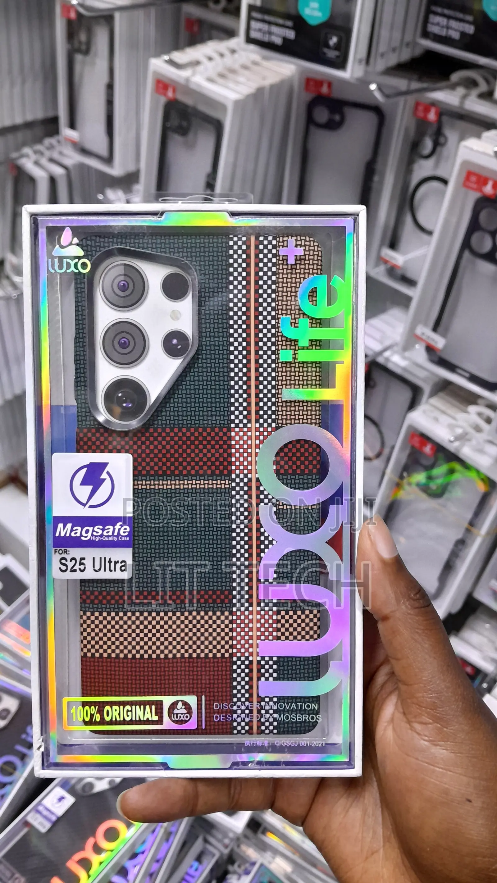 Samsung Galaxy S25 Ultra CarbonFibre Case With Multicolor Plaid Design