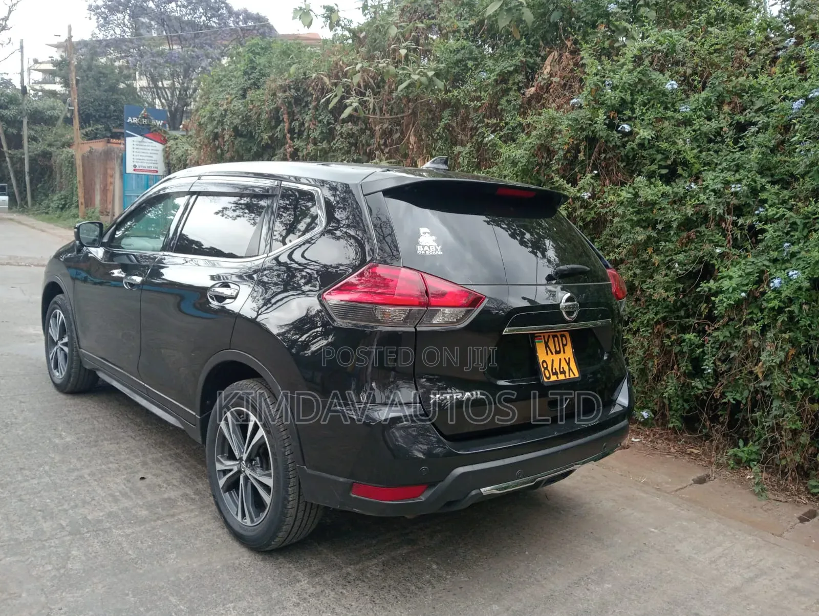 Nissan X-Trail 2.0 Petrol FWD 2018 Black