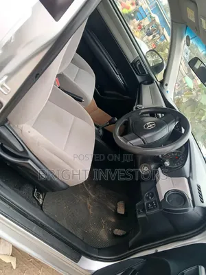 Toyota Axio 2014 Silver