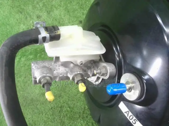 Toyota Vellfire Brake Booster/Master Cylinder.