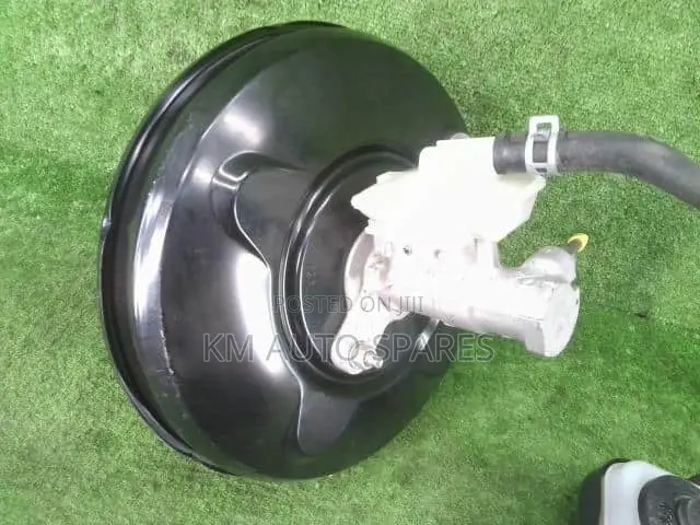 Toyota Vellfire Brake Booster/Master Cylinder.