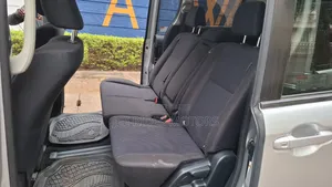 Toyota Noah 2.0 FWD (8 Seater) 2015 Silver