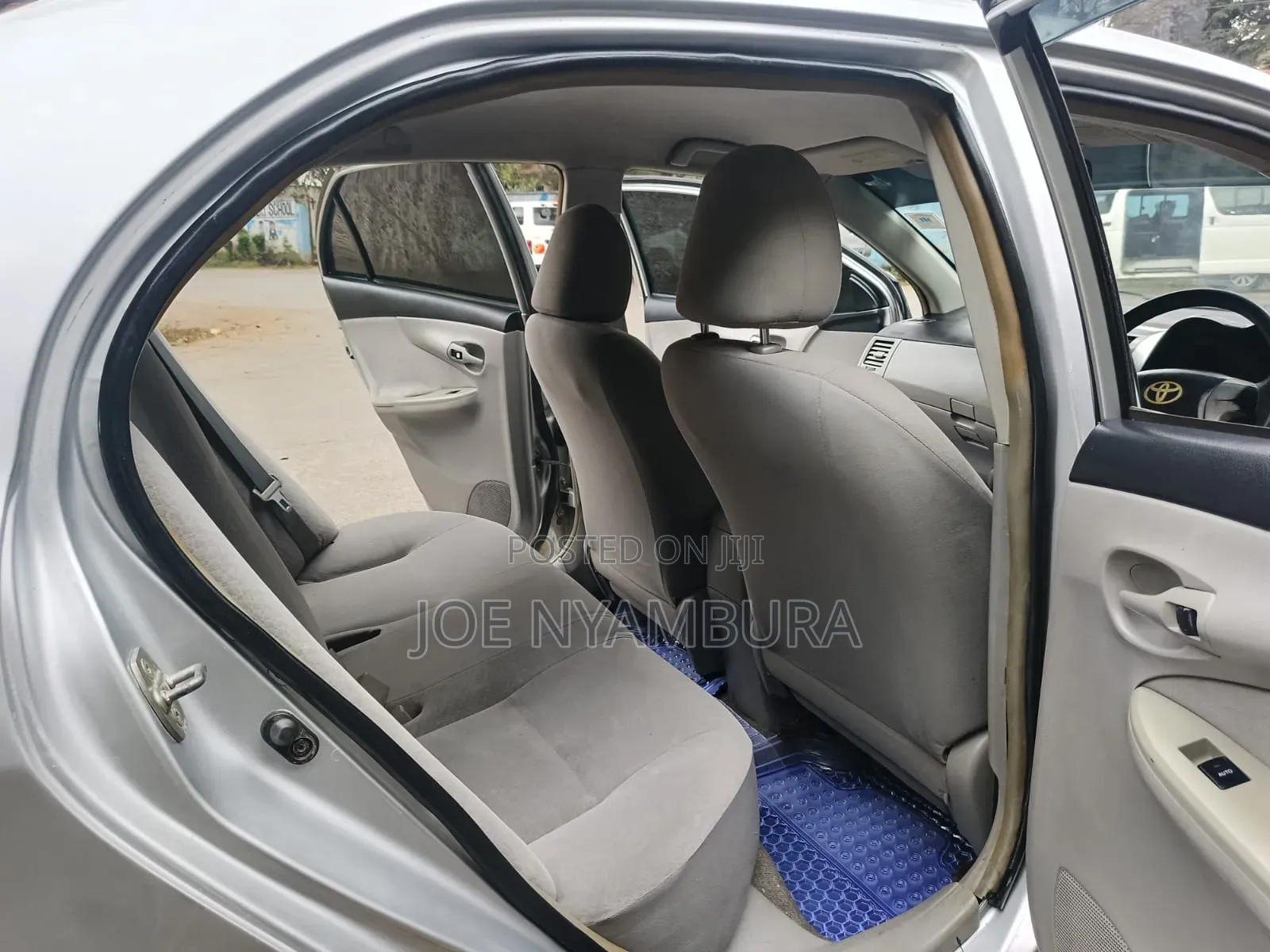 Toyota Axio 2010 Silver