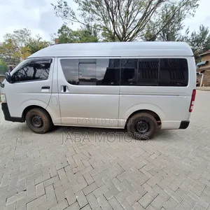Toyota HiAce 2012 Silver