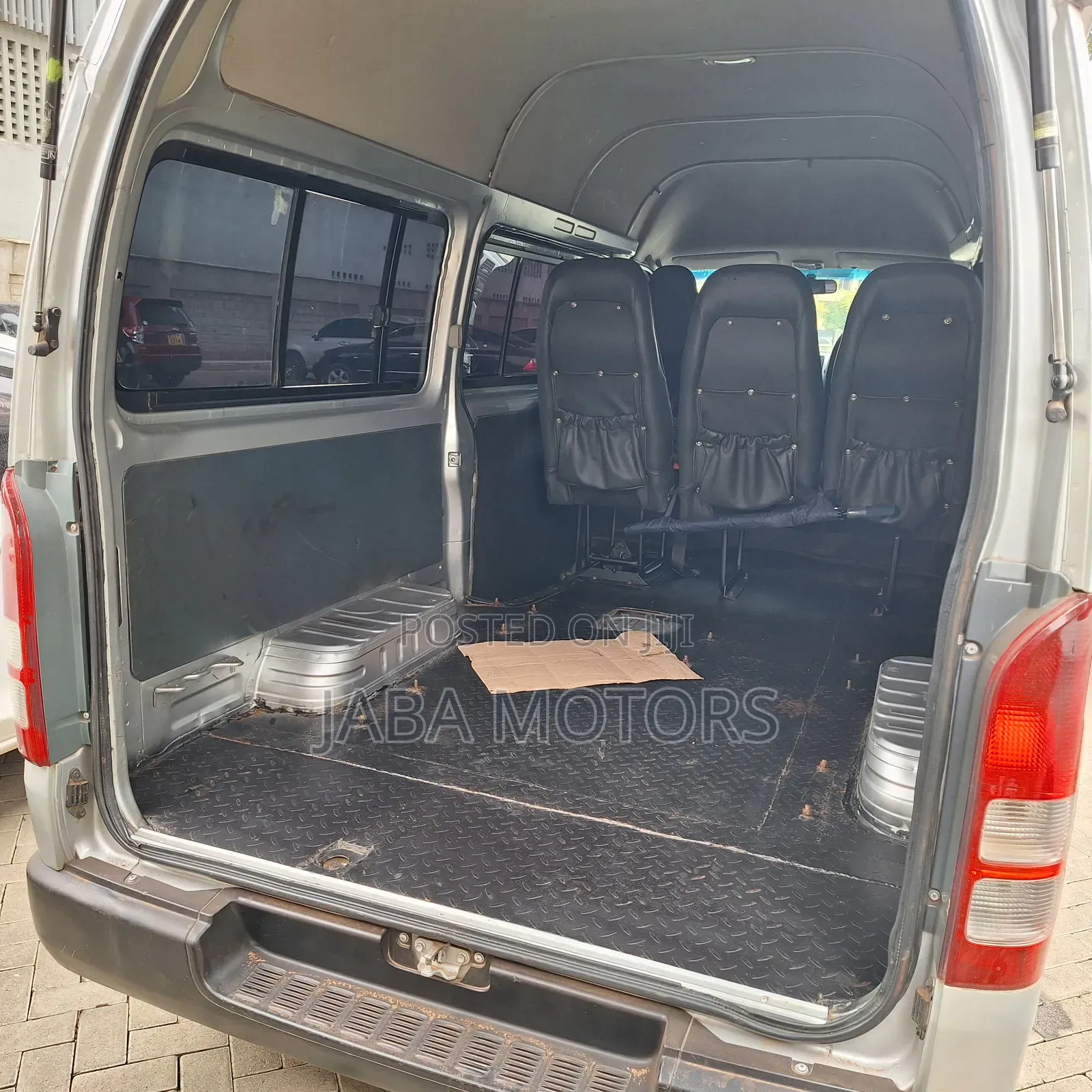 Toyota HiAce 2012 Silver