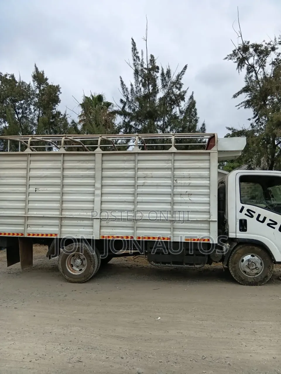 Isuzu NMR Local