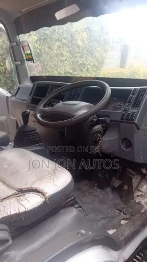 Isuzu NMR Local