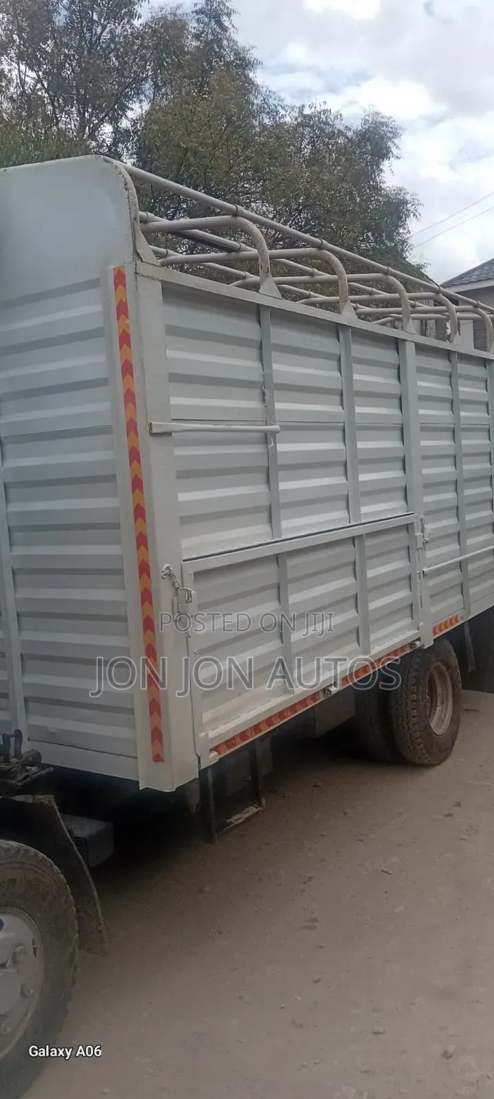 Isuzu NMR Local