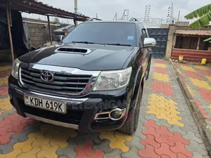 Toyota Hilux 3.0 D-4D 4x4 2015 Black
