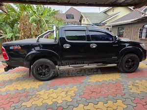 Toyota Hilux 3.0 D-4D 4x4 2015 Black