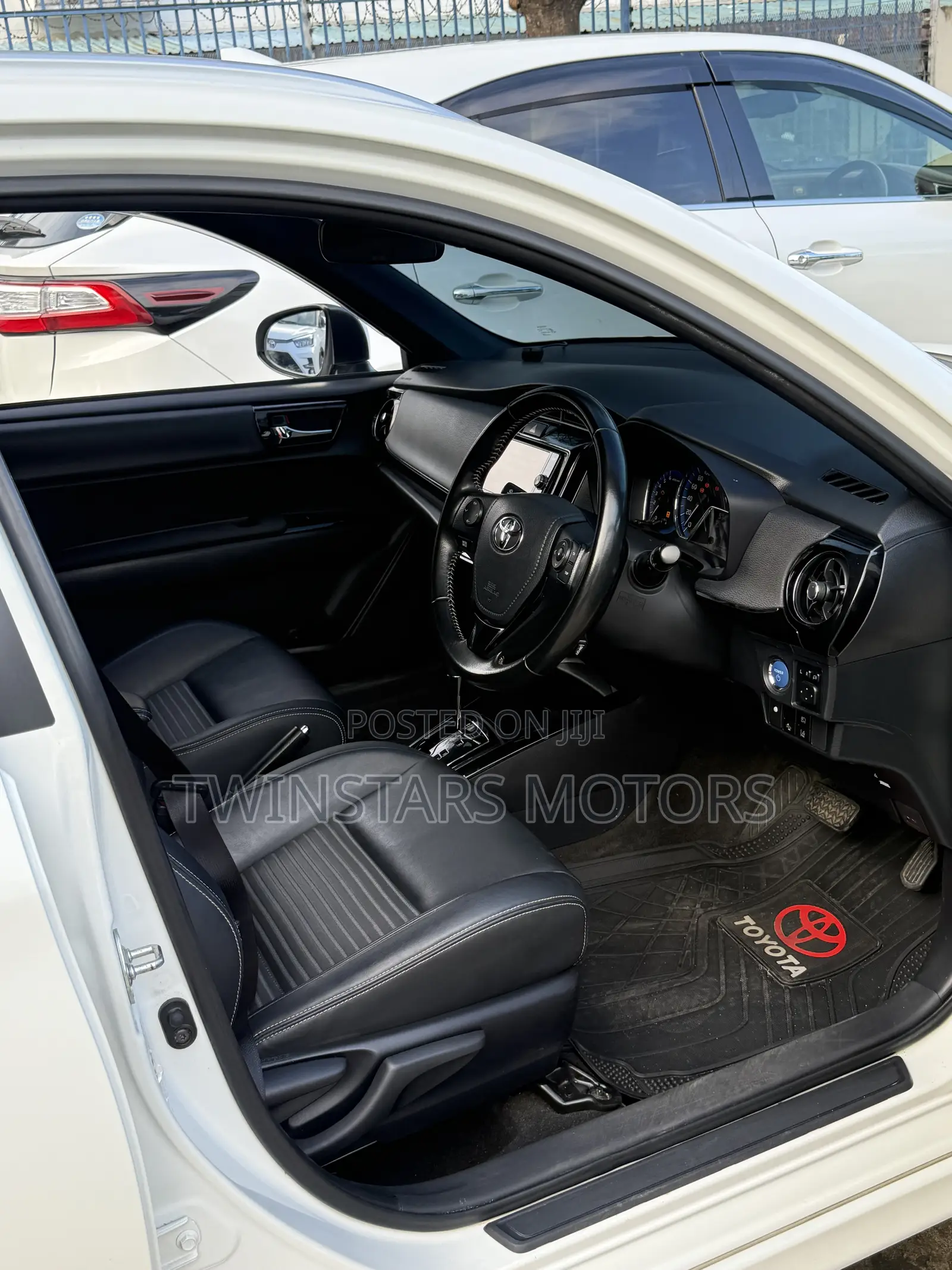 Toyota Corolla Fielder 1.5 Hybrid FWD 2019 White