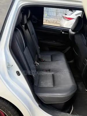 Toyota Corolla Fielder 1.5 Hybrid FWD 2019 White