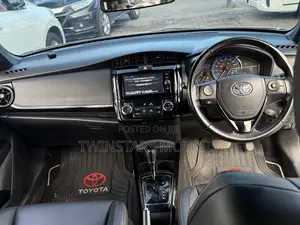 Toyota Corolla Fielder 1.5 Hybrid FWD 2019 White