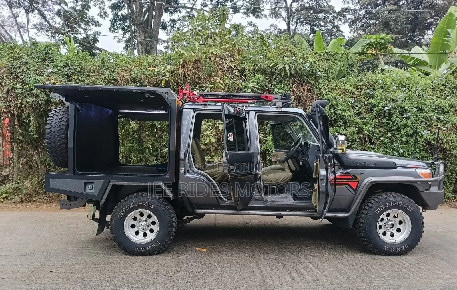 Toyota Land Cruiser 79 Series 2014 White