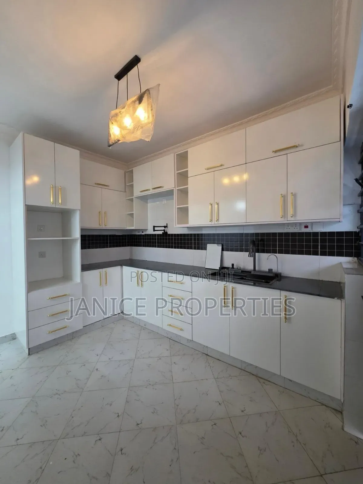 4bdrm Bungalow in Elite Estate, Kimbo for sale
