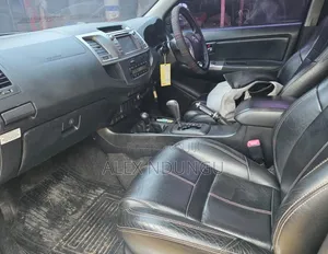 Toyota Hilux 2015 Black