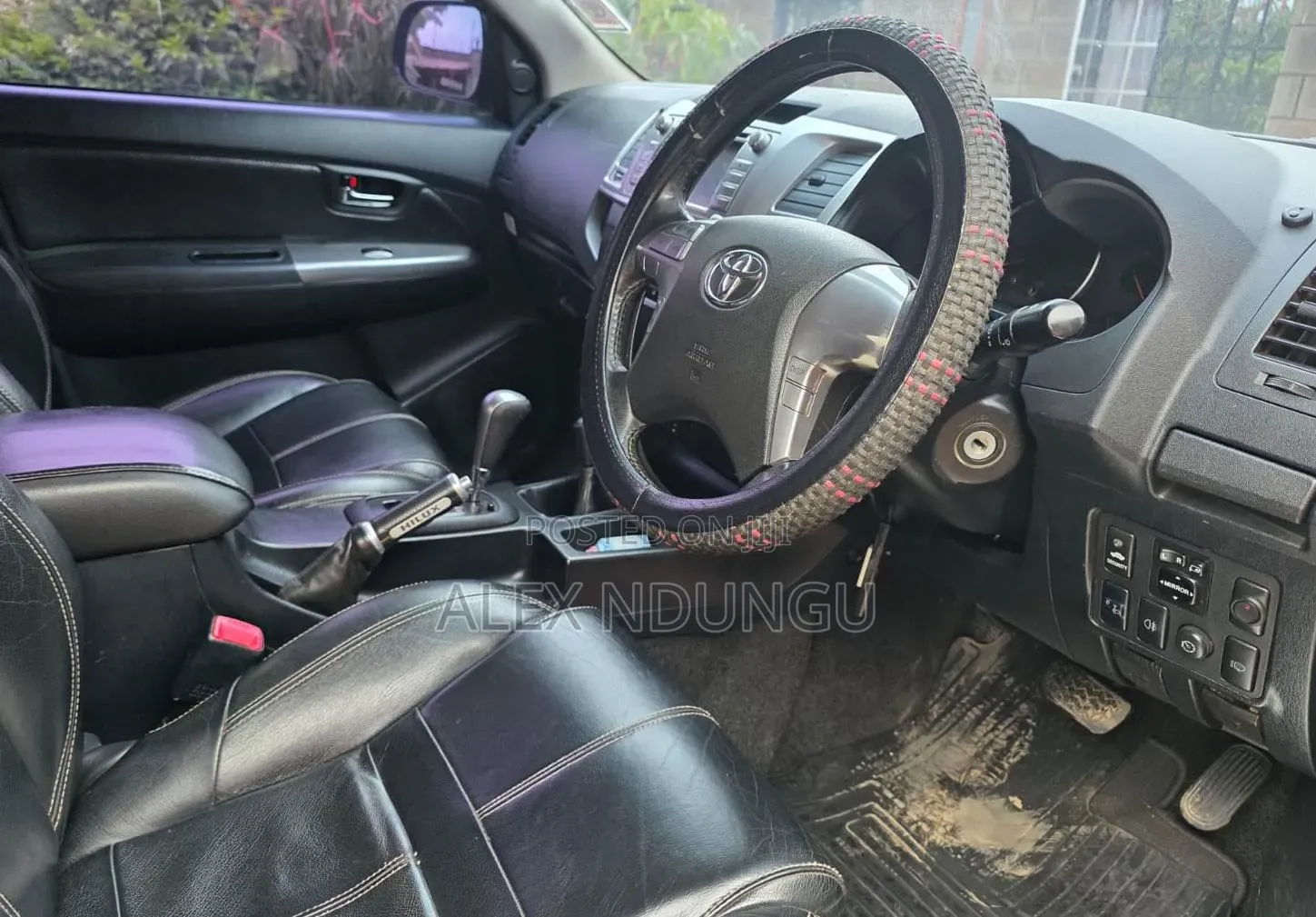 Toyota Hilux 2015 Black