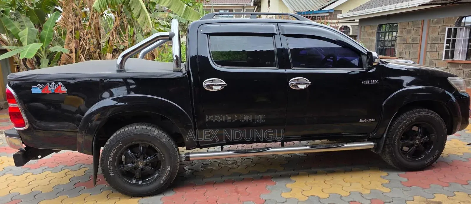 Toyota Hilux 2015 Black