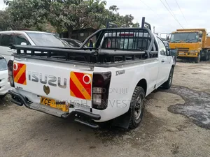 Isuzu D-MAX 2011 White