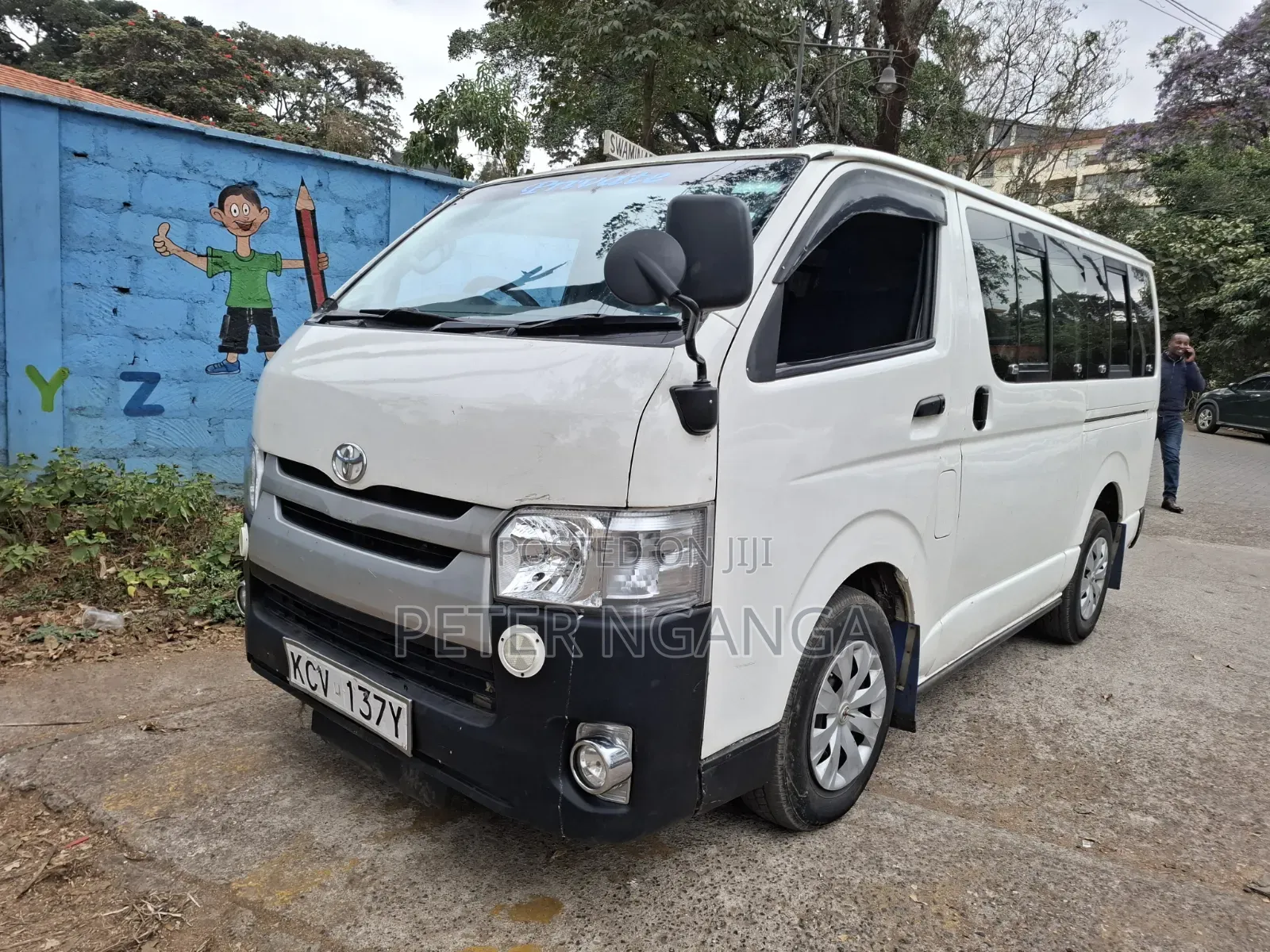 Toyota HiAce 2012 White