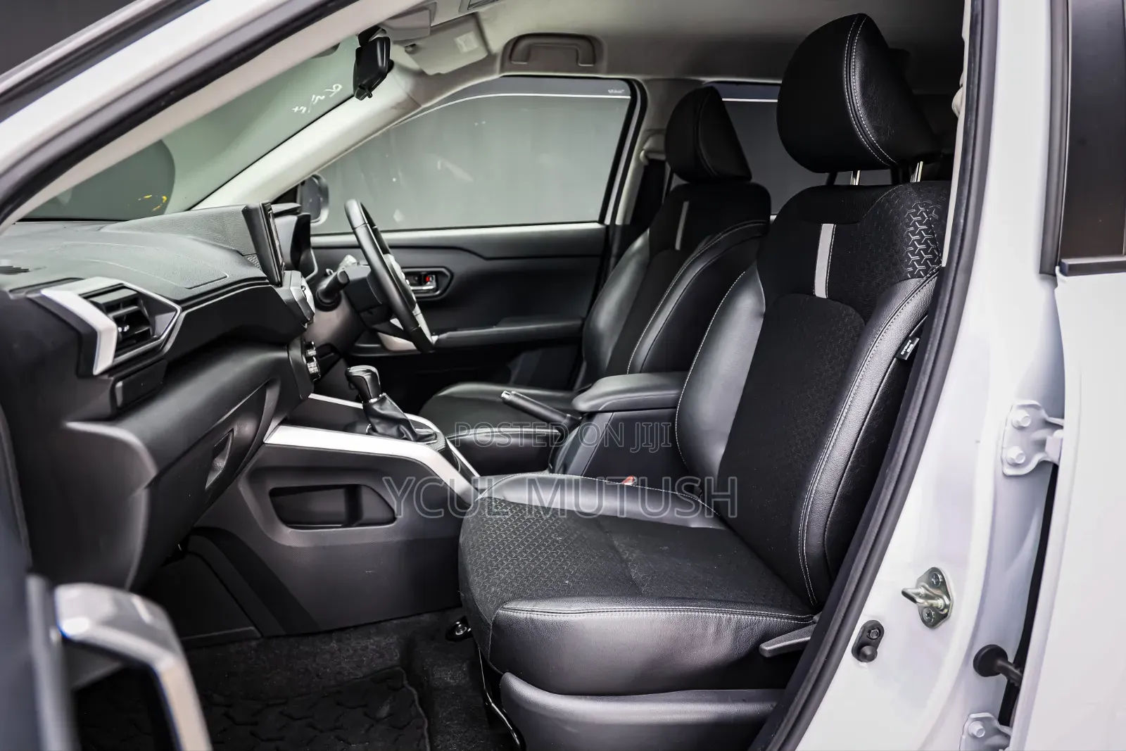 Daihatsu Rocky 2020 White