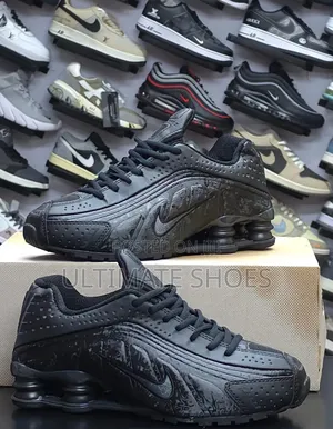 Nike Shox R4 "Triple Black" Sneakers