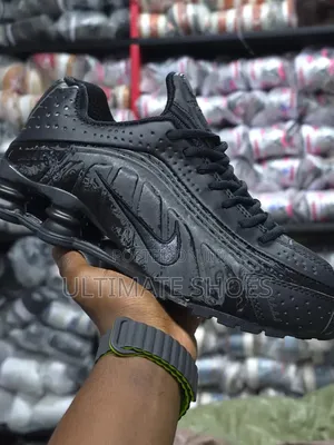 Nike Shox R4 "Triple Black" Sneakers