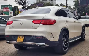 Mercedes-Benz 350D 2015 White