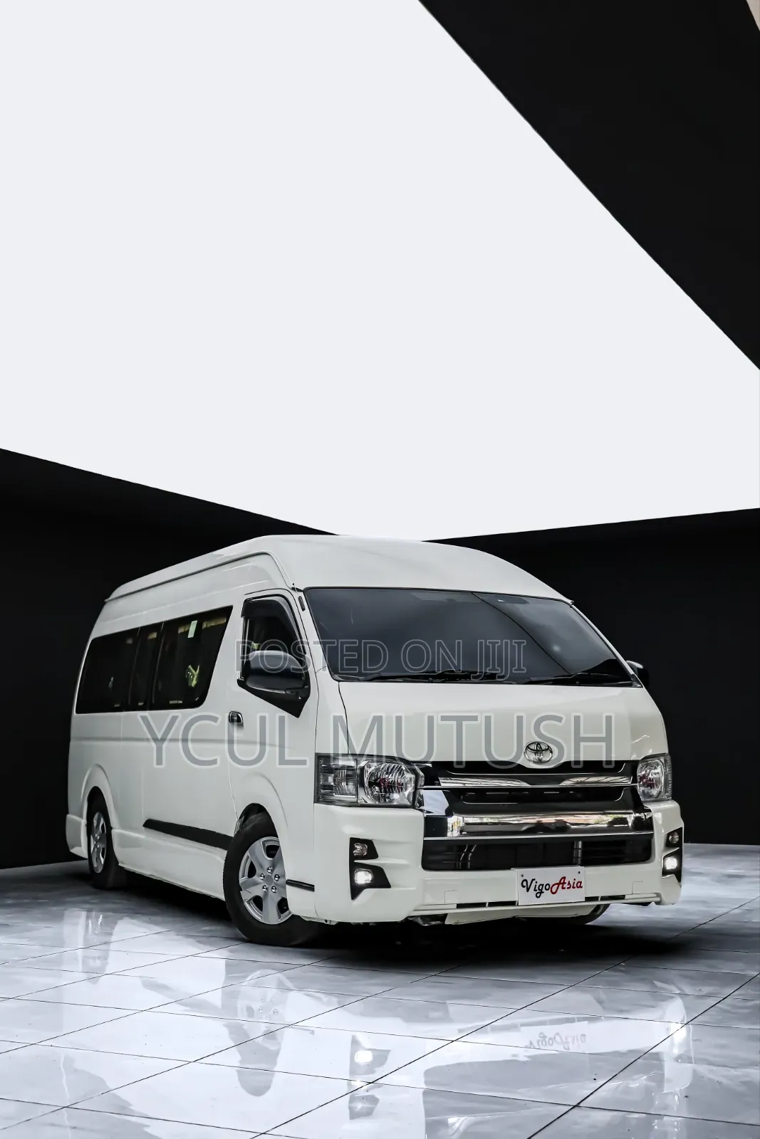 Toyota Grand HiAce 2002 White