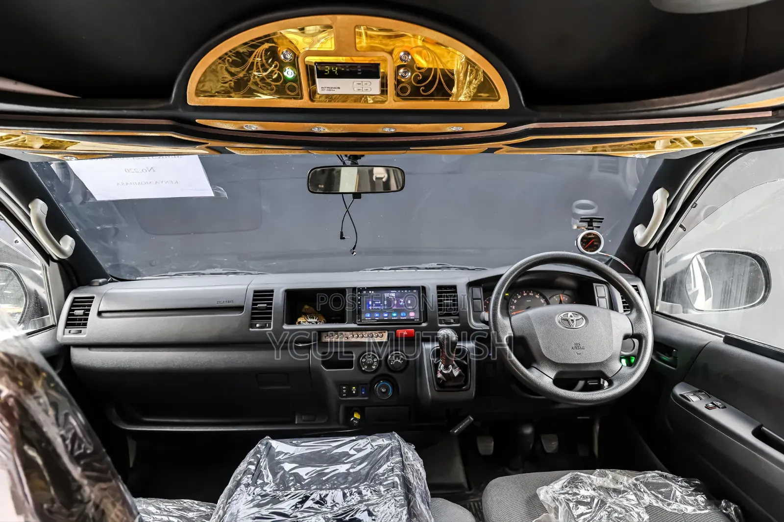 Toyota Grand HiAce 2002 White