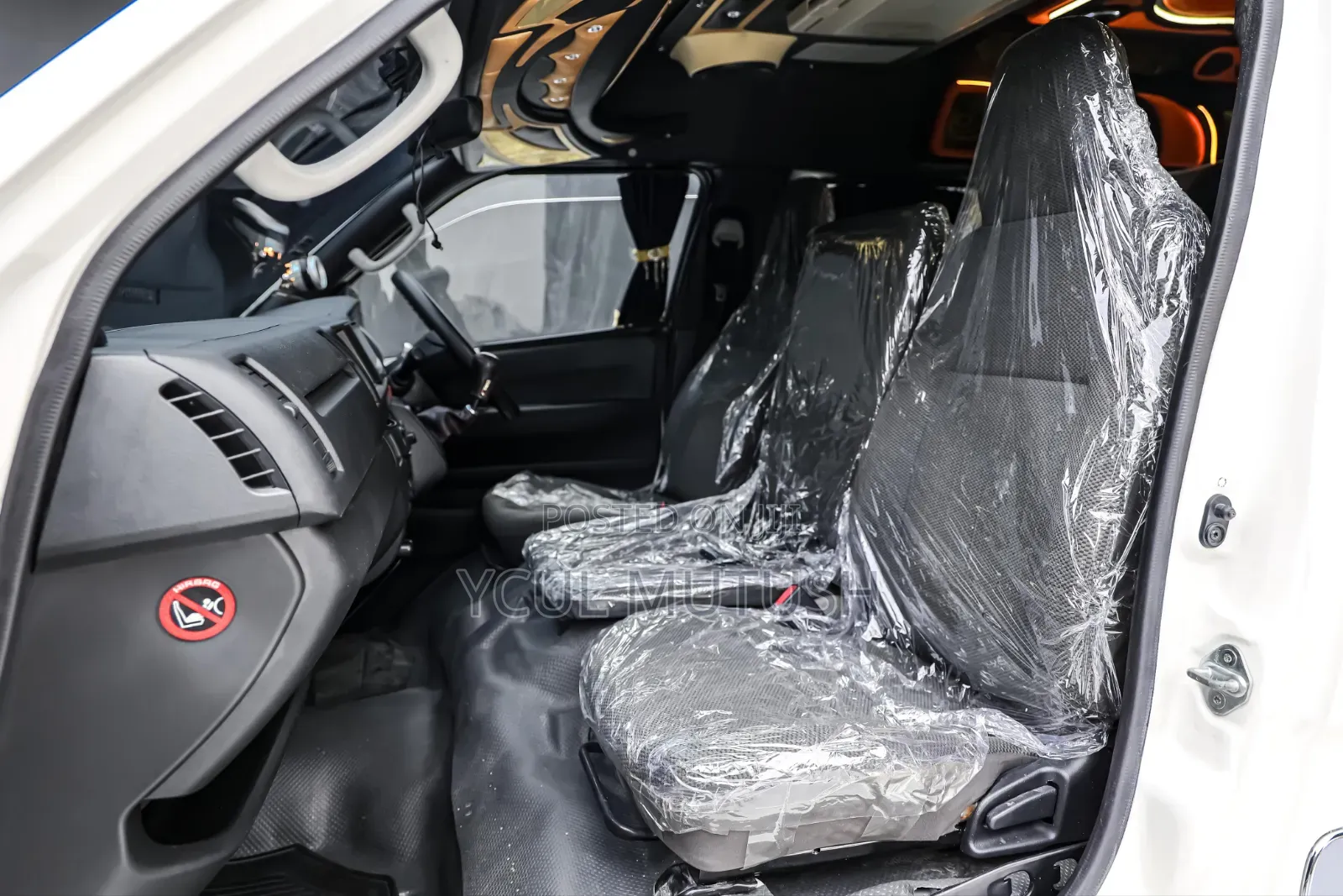 Toyota Grand HiAce 2002 White