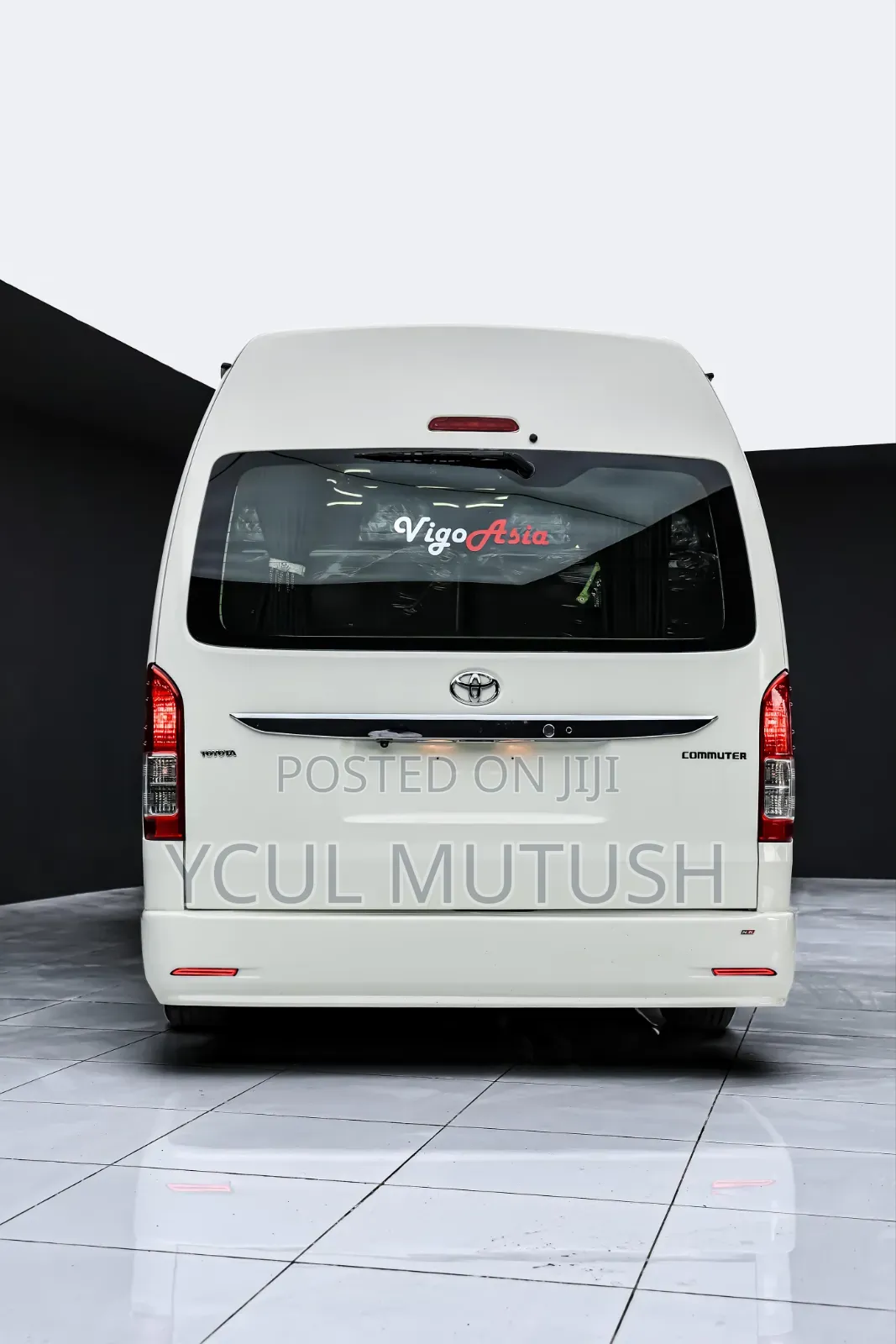 Toyota Grand HiAce 2002 White