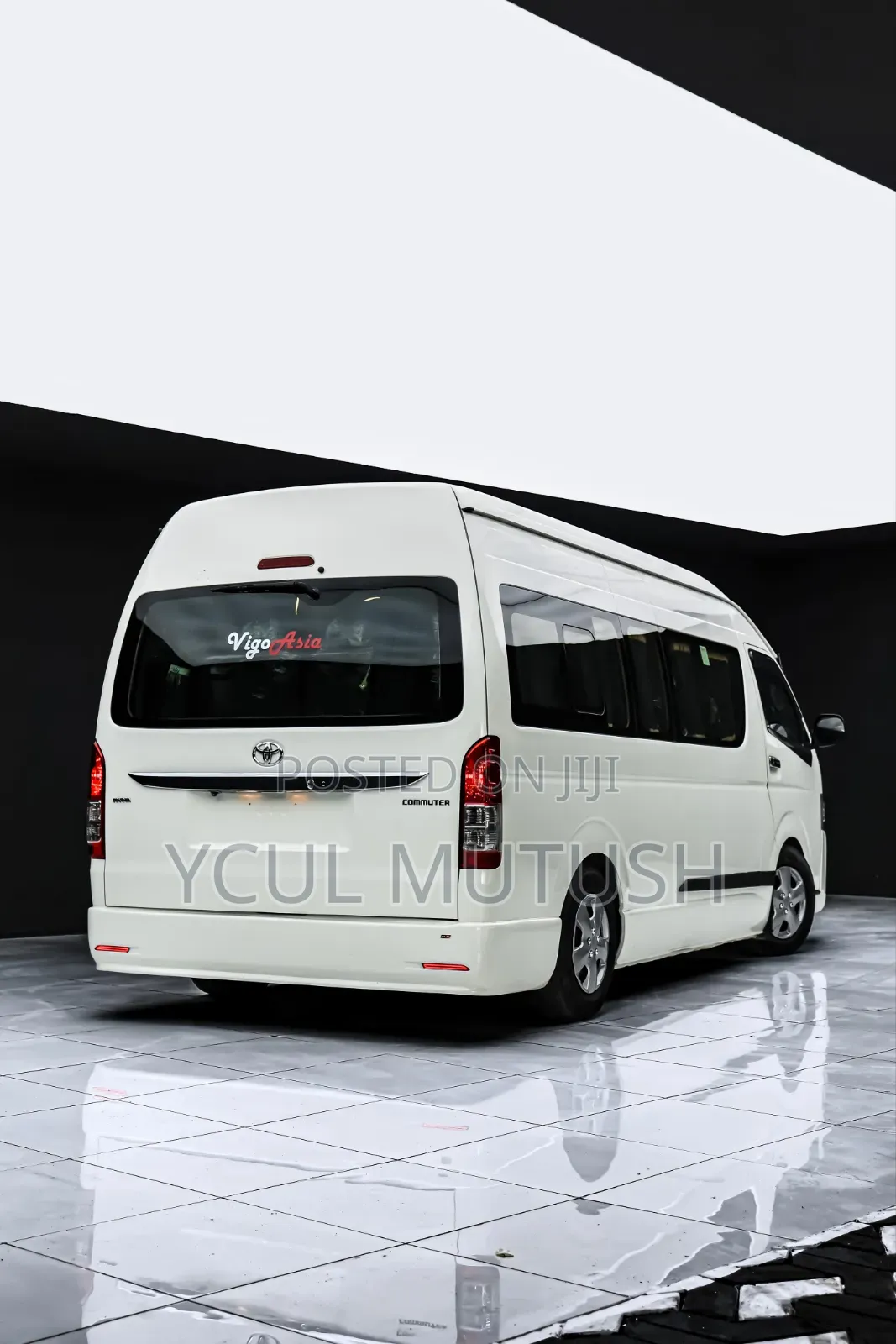 Toyota Grand HiAce 2002 White