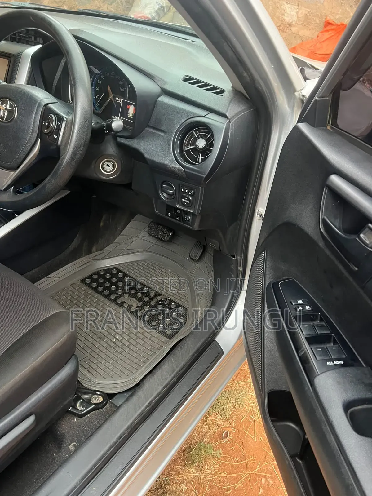 Toyota Corolla Fielder 1.5 Hybrid FWD 2018 Silver