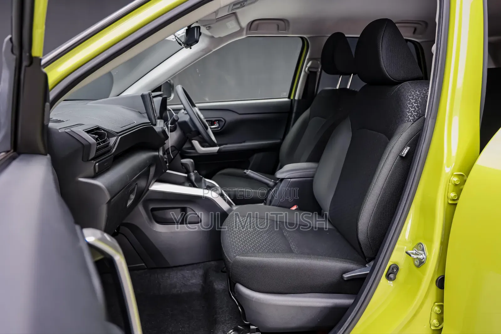 Toyota Raize 2021 Yellow