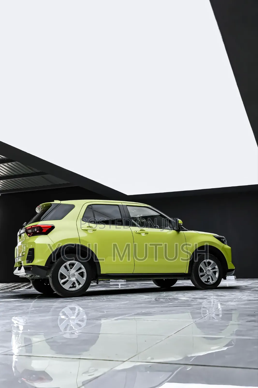 Toyota Raize 2021 Yellow