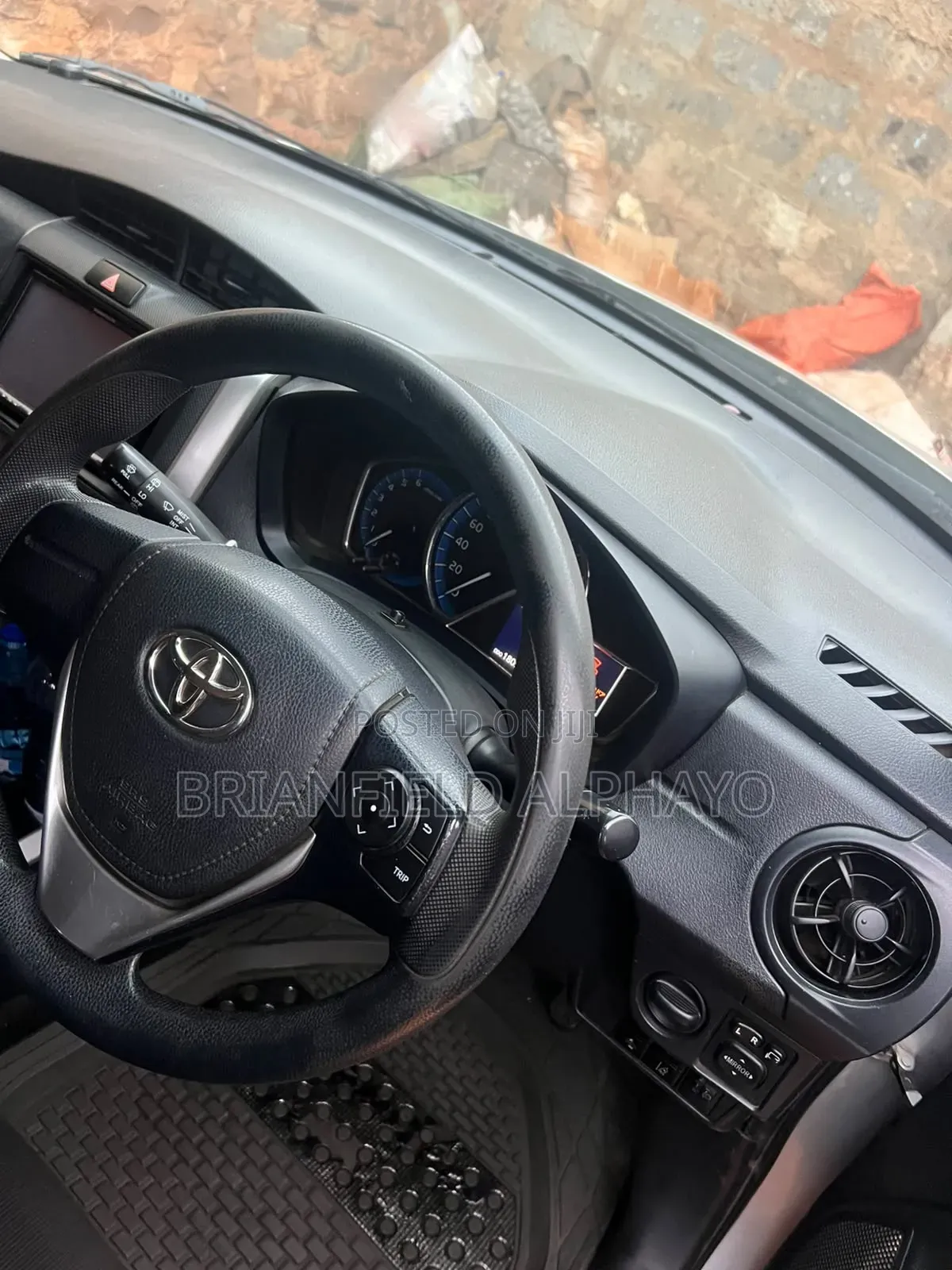 Toyota Corolla Fielder 2018 Silver