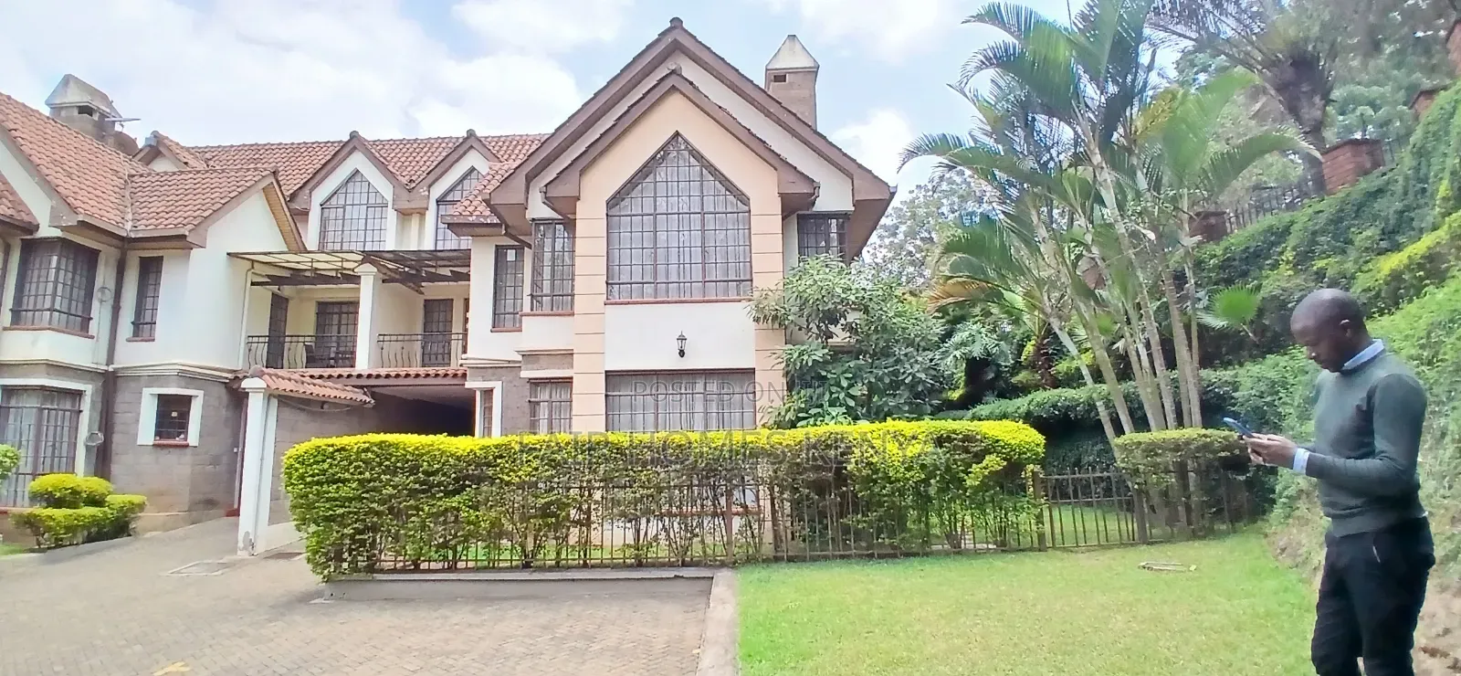 5bdrm Townhouse / Terrace in Kabarsiran Avenue, Muthangari for rent