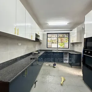 4bdrm Townhouse / Terrace in Lavington Green, Maziwa for rent
