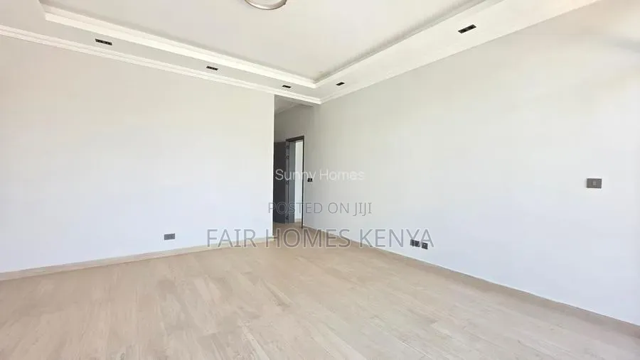 5bdrm Townhouse / Terrace in Lavington Green, Muthangari for rent