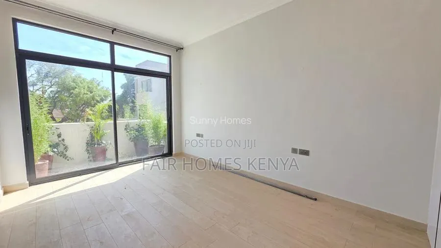 5bdrm Townhouse / Terrace in Lavington Green, Muthangari for rent