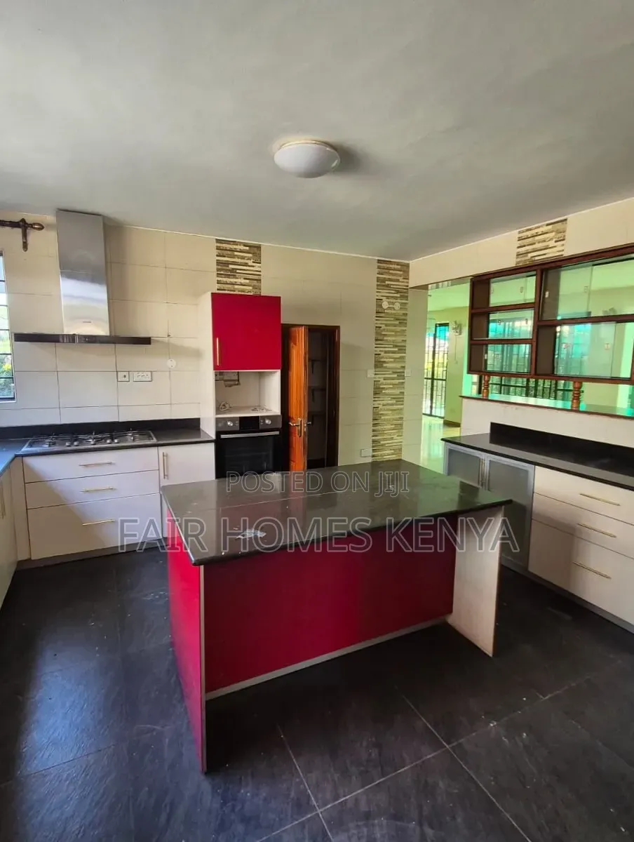 5bdrm Townhouse / Terrace in Convent Drive, Maziwa for rent