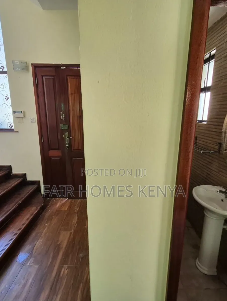 5bdrm Townhouse / Terrace in Convent Drive, Maziwa for rent