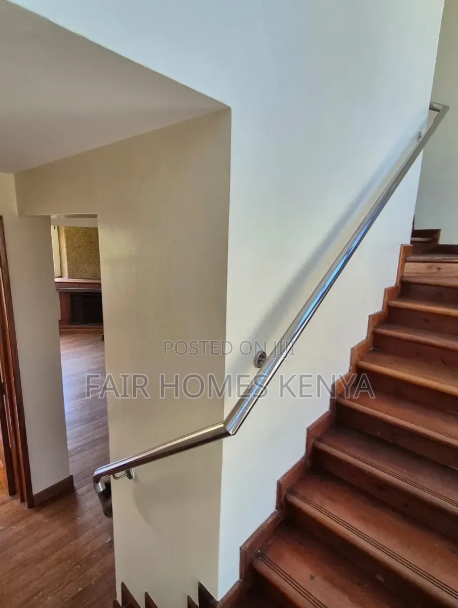 5bdrm Townhouse / Terrace in Convent Drive, Maziwa for rent