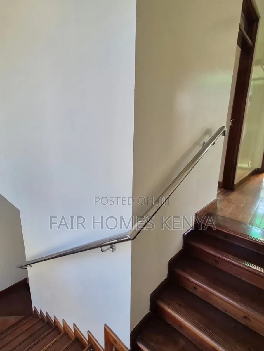 5bdrm Townhouse / Terrace in Convent Drive, Maziwa for rent