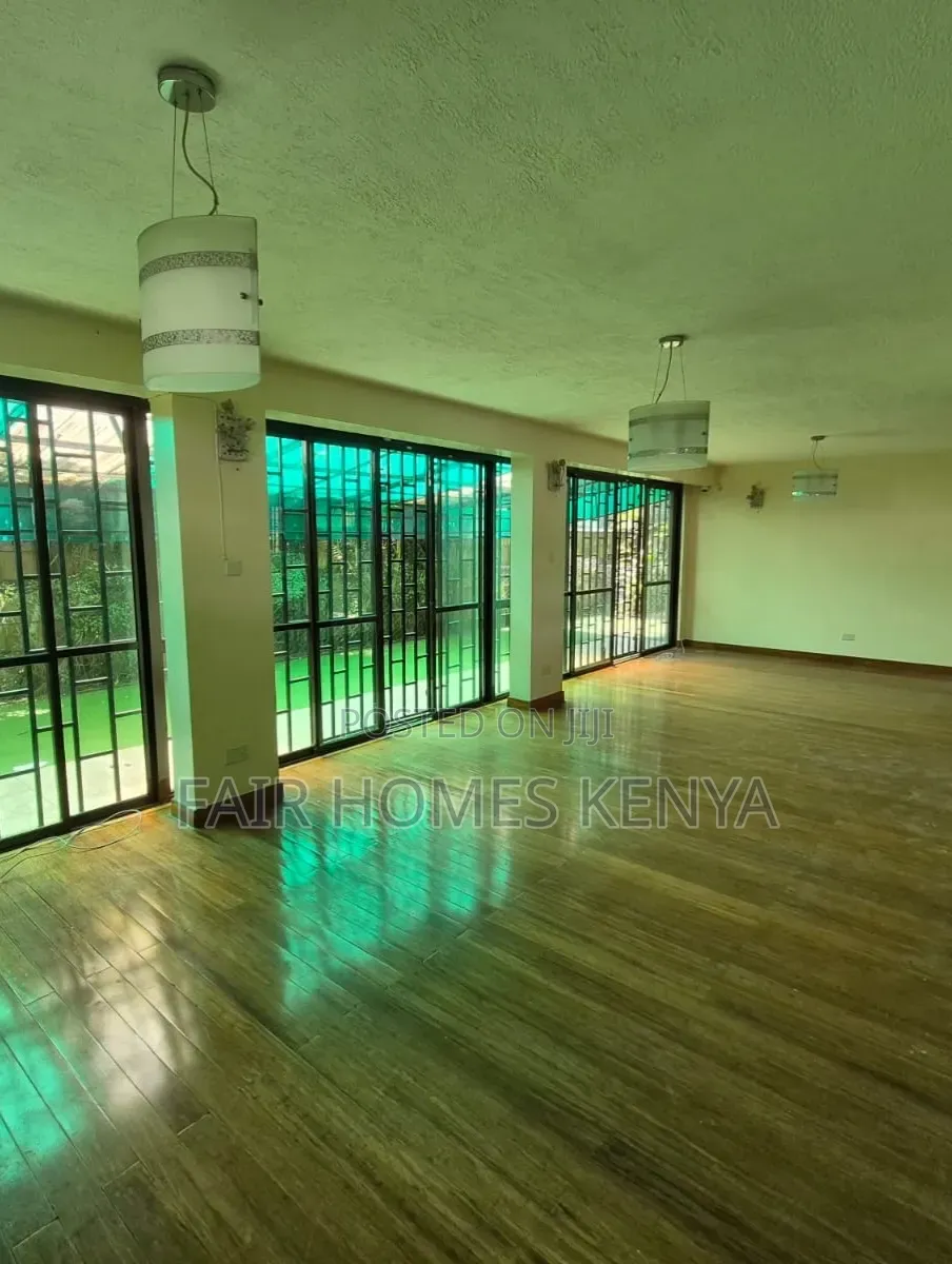 5bdrm Townhouse / Terrace in Convent Drive, Maziwa for rent