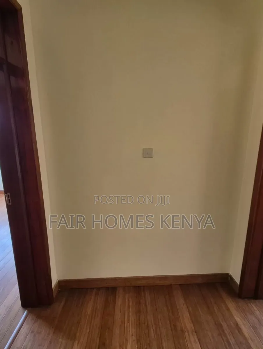 5bdrm Townhouse / Terrace in Convent Drive, Maziwa for rent