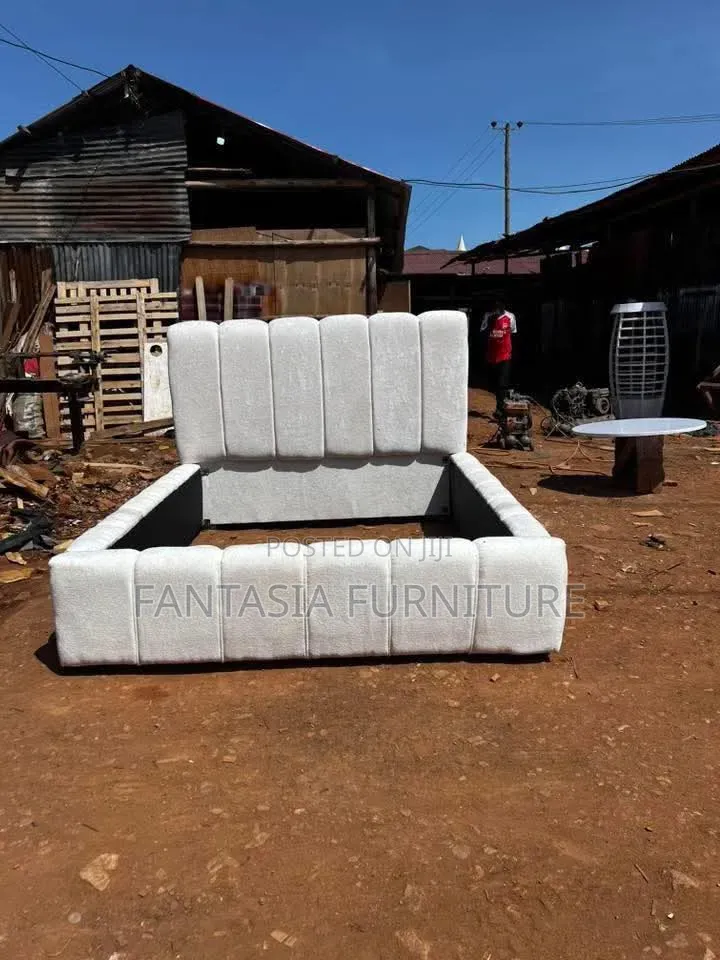 5 by 6 White/Cream Bubble Bed